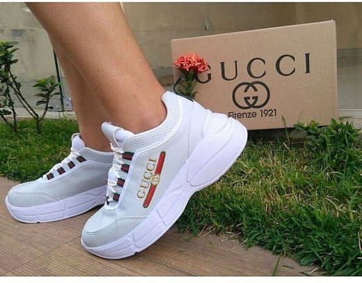 Tênis branco da gucci😍❤