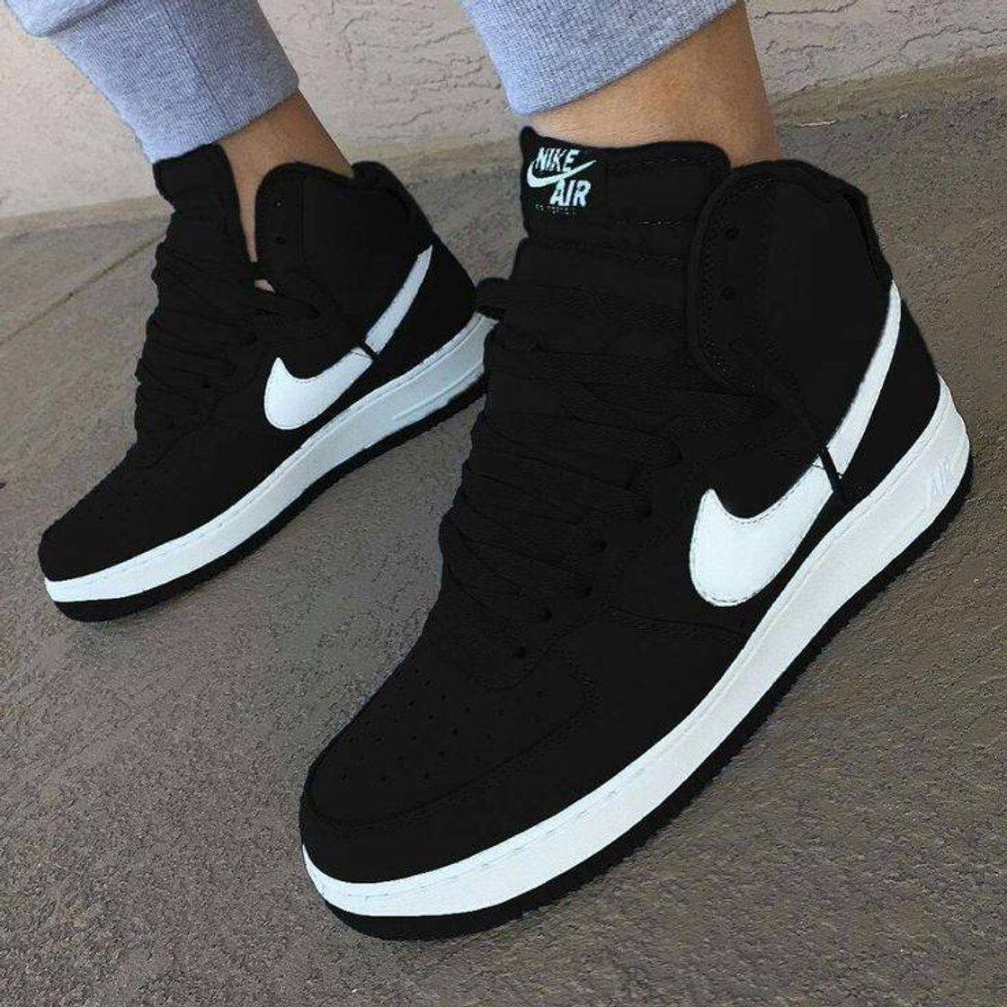 Tênis preto e branco da Nike❤😍