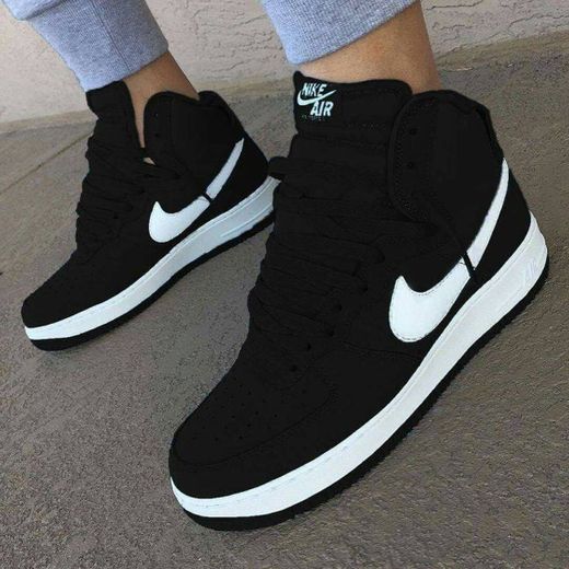 Tênis preto e branco da Nike❤😍