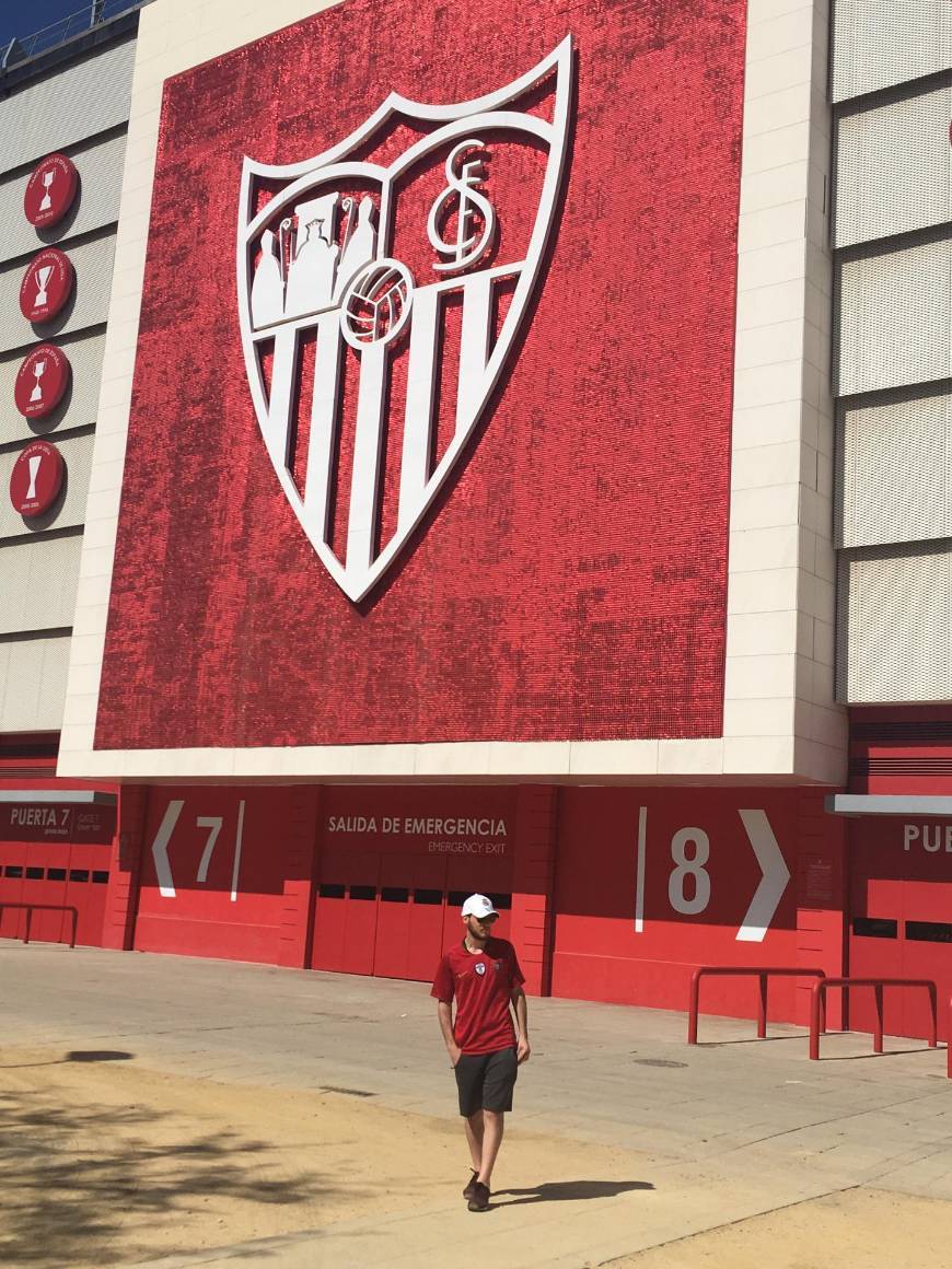 Place Ramon Sanchez-Pizjuan Stadium