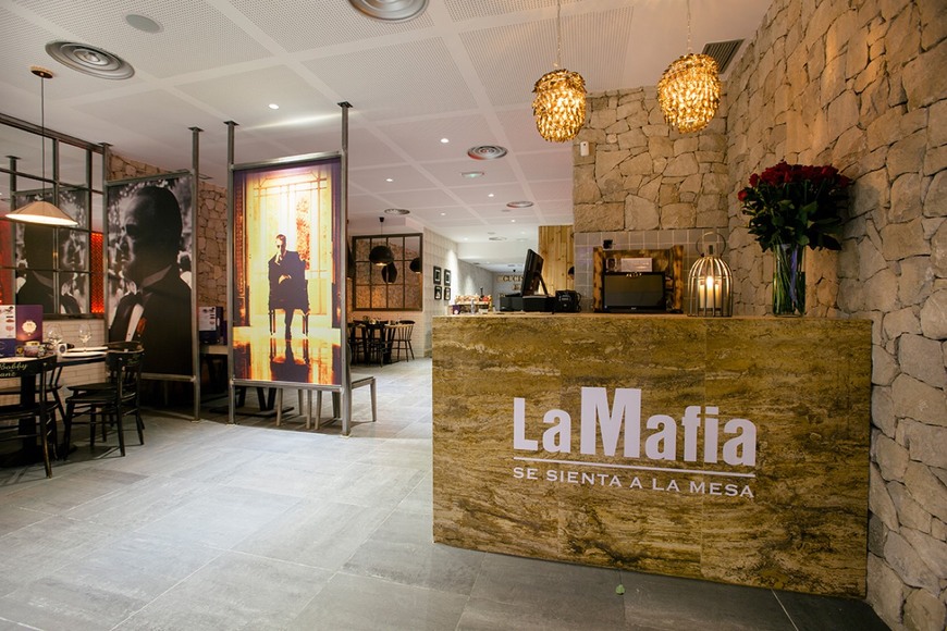 Restaurantes Restaurante la Mafia Se Sienta A la Mesa
