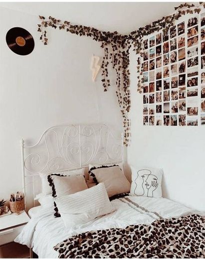 Decoración con fotos y neón 