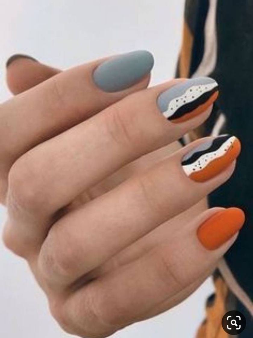 Moda Latin witch: uñas cool