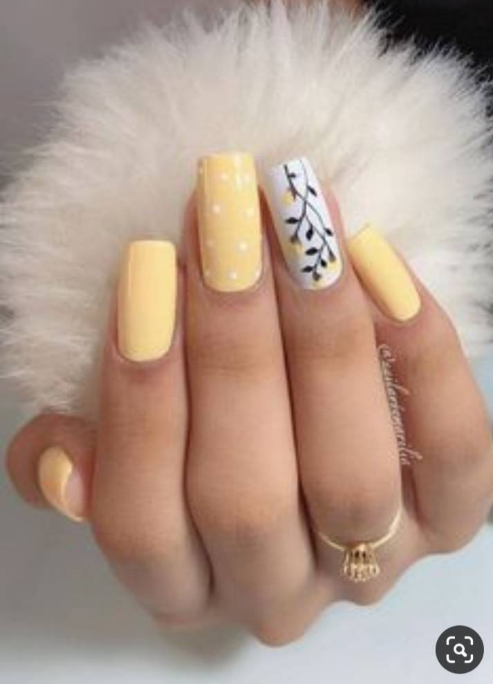 Moda Uñas amarillo