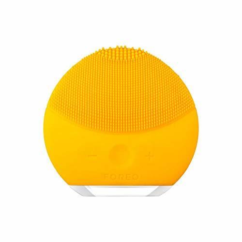 Social LUNA play plus de FOREO es el cepillo facial recargable de silicona