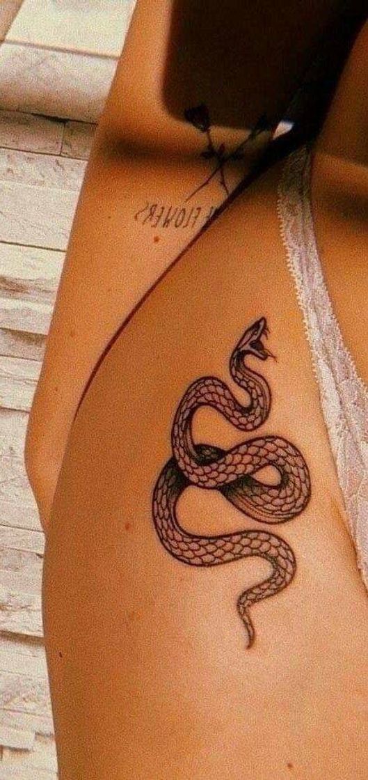 Moda Inspiração tattoo de cobra✨