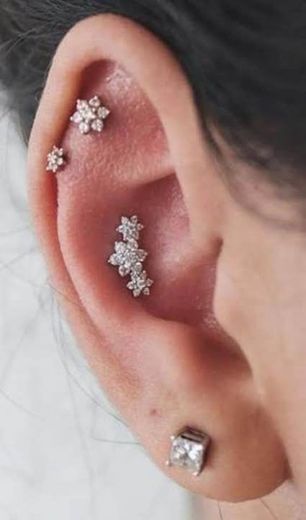 Piercing para cartílago con perlas sintéticas de acero