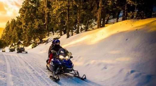 Excursiones en motos de nieve en Andorra | Grandvalira