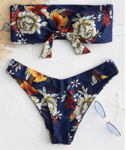 Moda Bikini com padrão floral