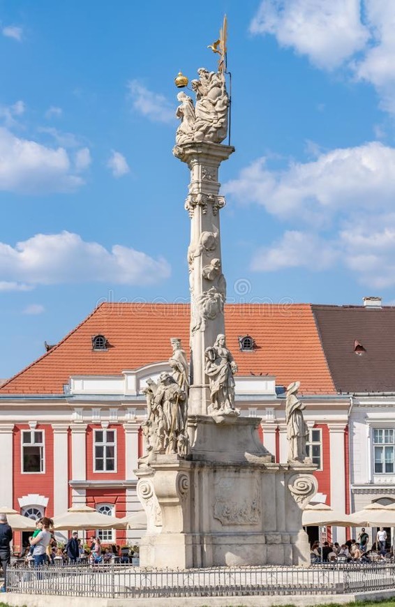 Place Holy Trinity Statue
