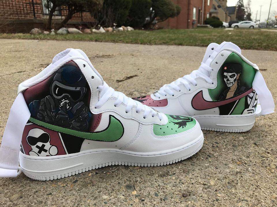 Nike personalizado com o tema do game Rainbow six siege!!