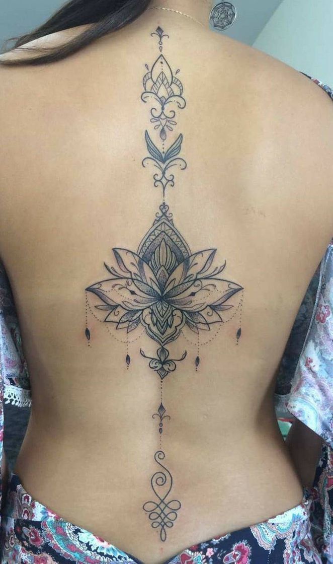 Moda Tattoos female 