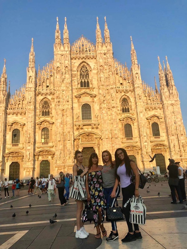 Lugar Duomo di Milano cathedral. 