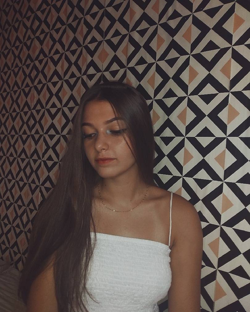 Canción death bed (coffee for your head) (feat. beabadoobee)