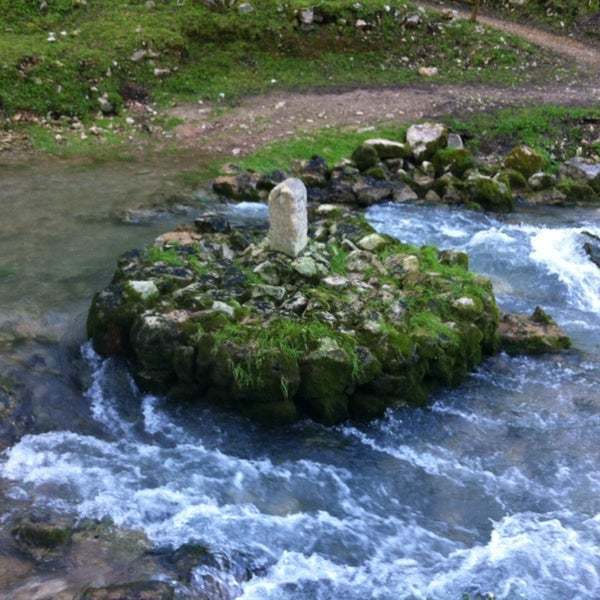 Place Nascente do Rio Lis