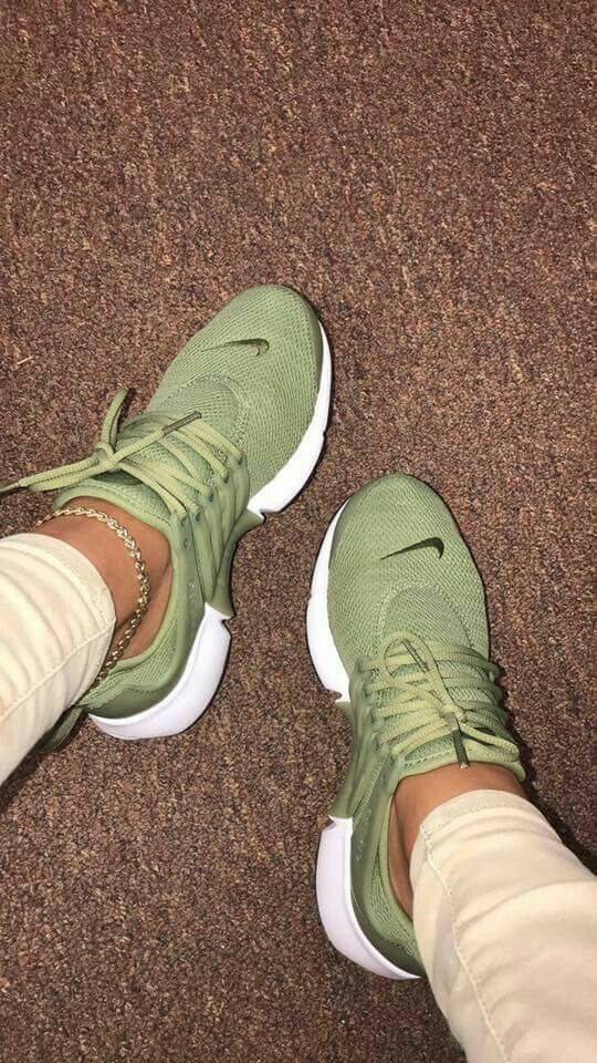 Moda Nike verde