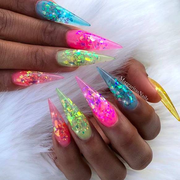 Fashion crystal nails💅🏻💎