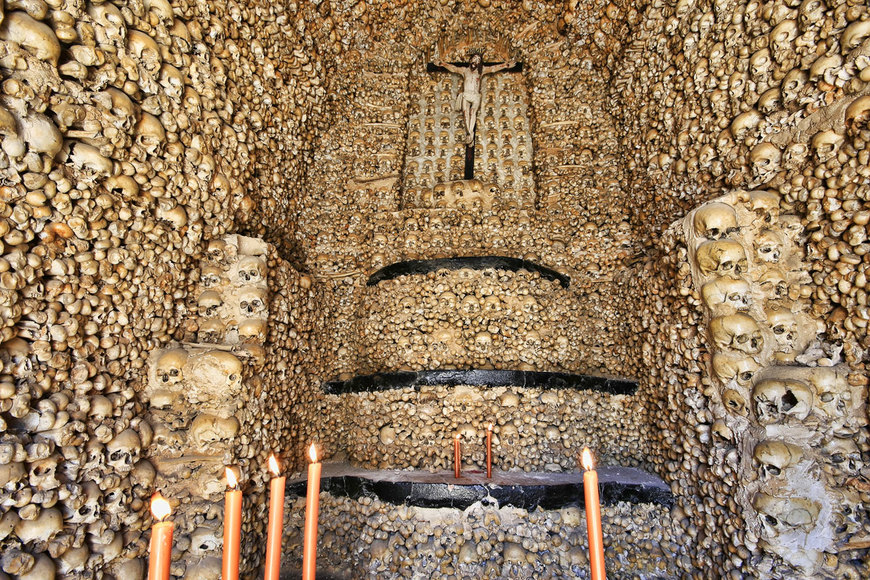 Lugar Capela dos Ossos