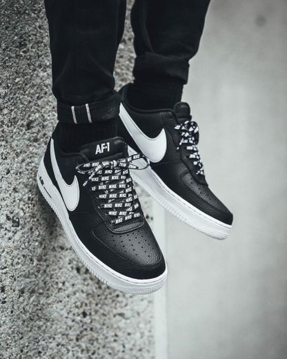 Nike Air Force 1 '07, Zapatillas de Gimnasia para Hombre, Negro