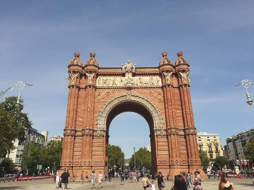 Arc de Triomf - Visit Barcelona