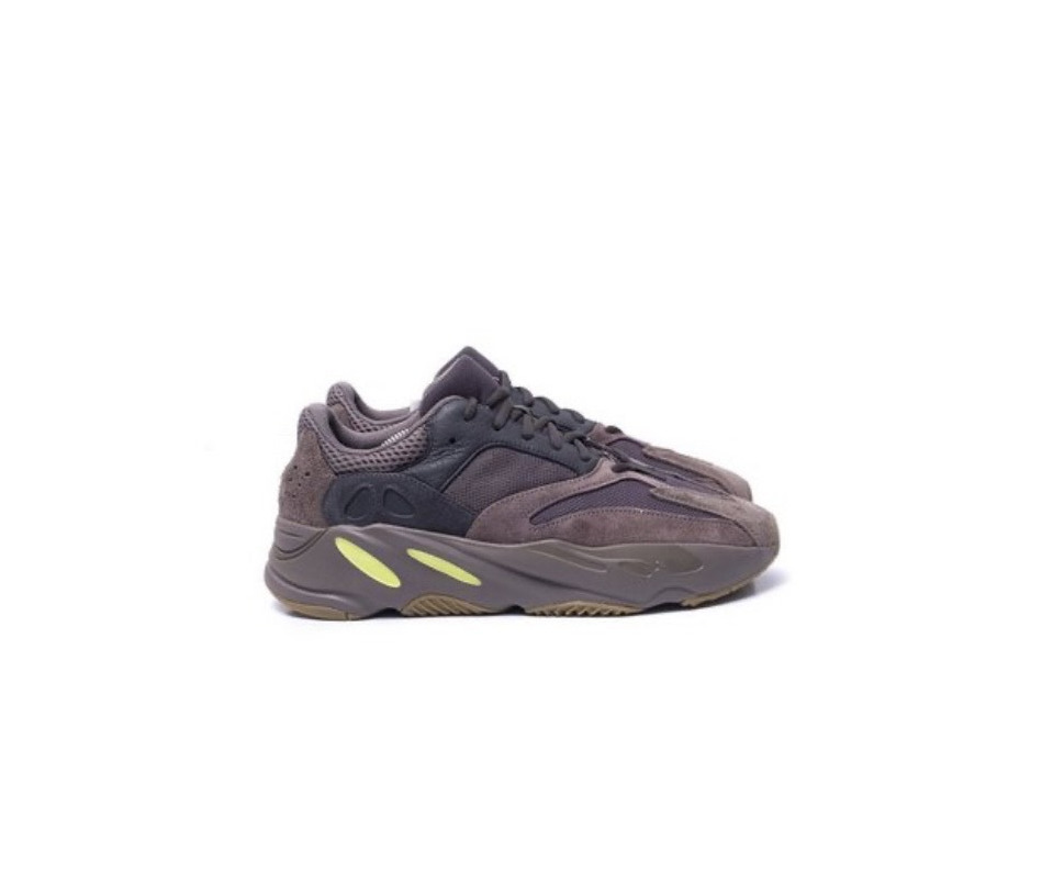 Social Adidas Yeezy Boost 700