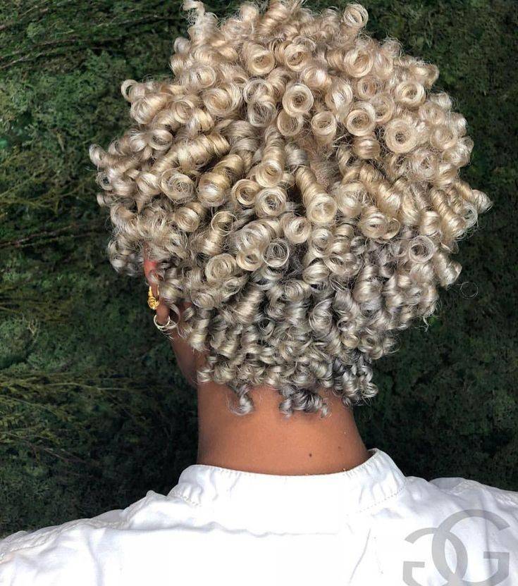 Fashion Você já pensou em ter um cabelo de uma cor desse tipo 