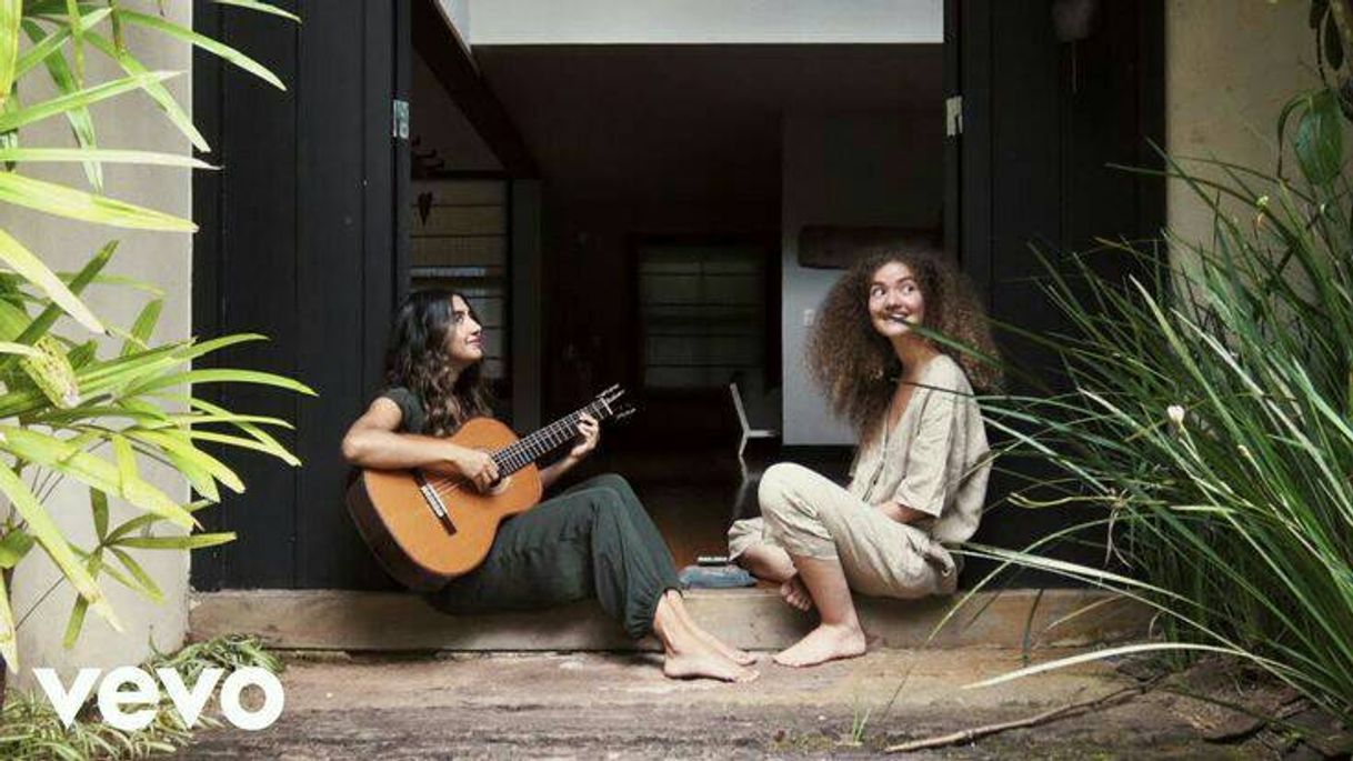 Music ANAVITÓRIA - Me conta da tua janela 