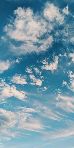 Nubes y cielo