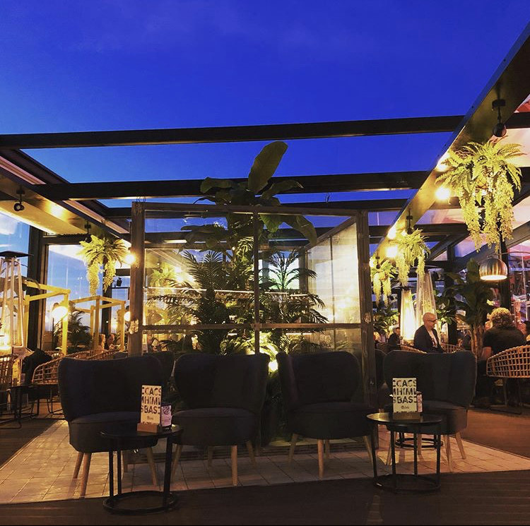 Place Anubis coctelería & coffee