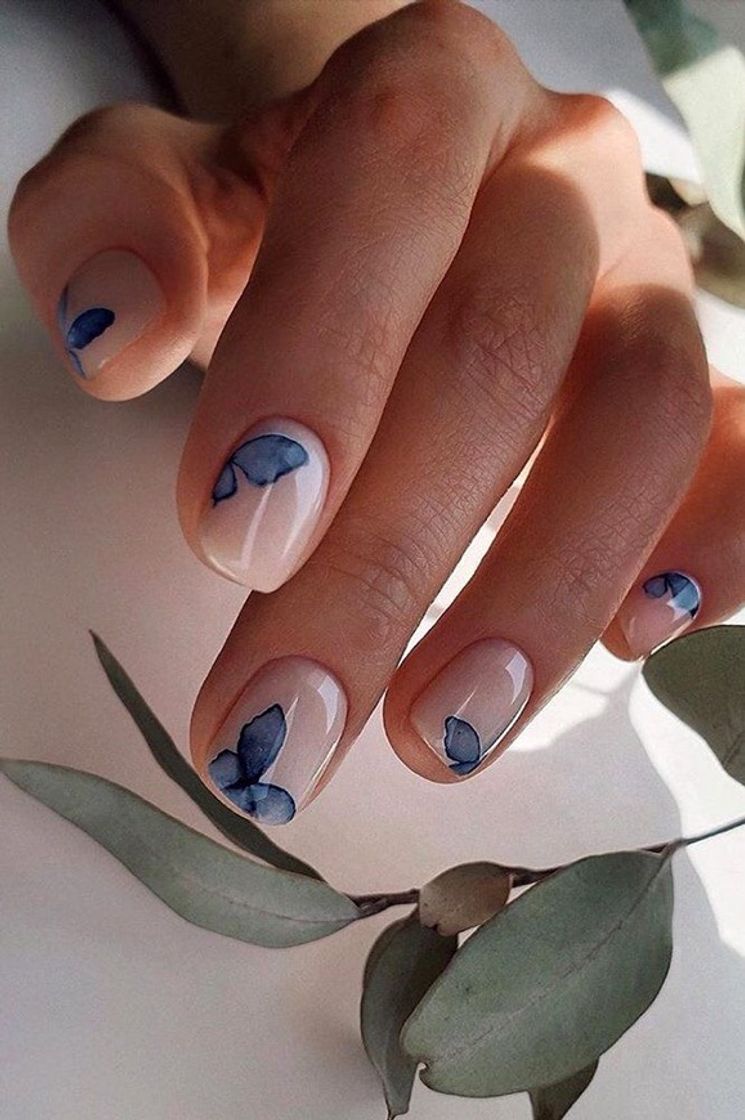 Moda butterfly nails