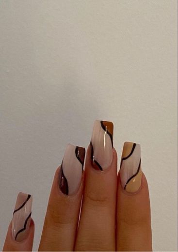 brown nails 