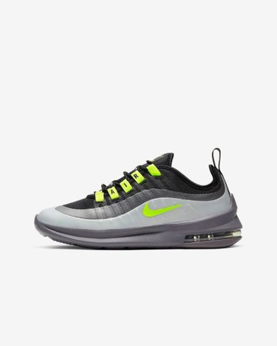 Social Nike Air MAX Axis