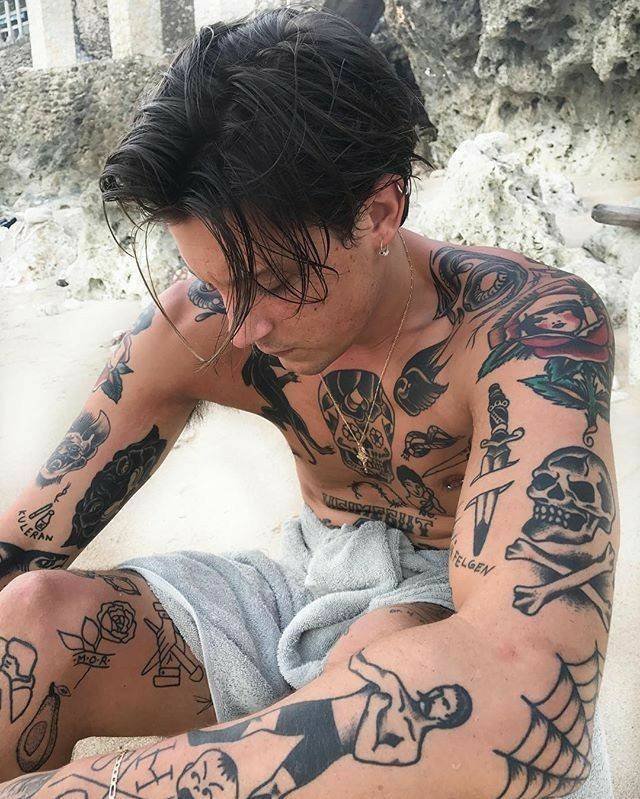 Tattoo old school men