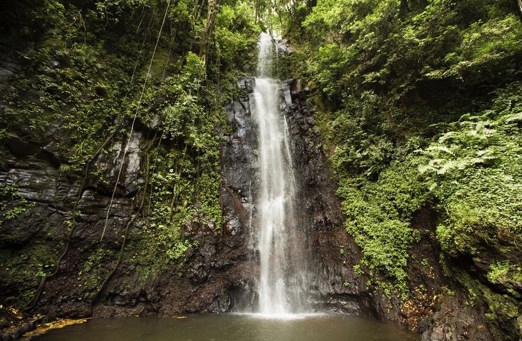 Lugar São Nicolau Waterfall