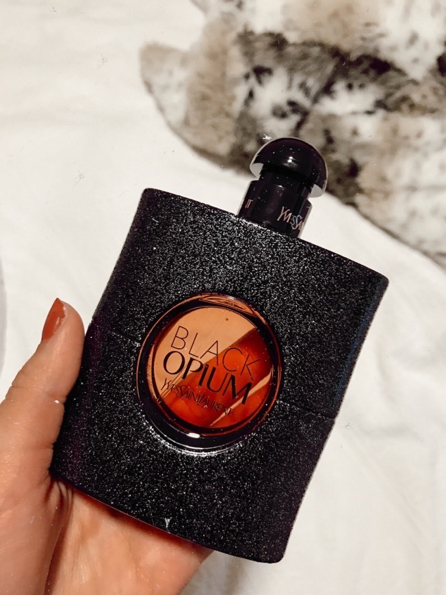 Social YVES SAINT LAURENT BLACK OPIUM