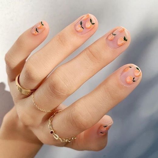Nails peach 