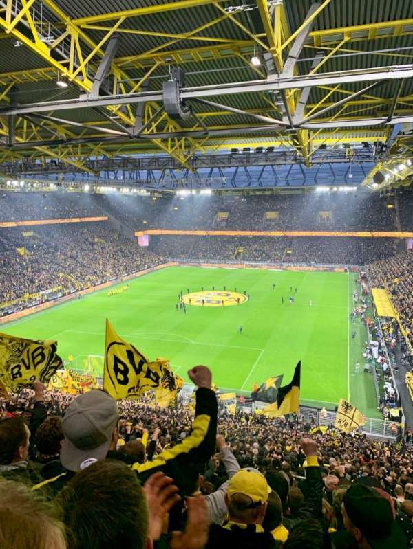 Fashion Signal Iduna Park