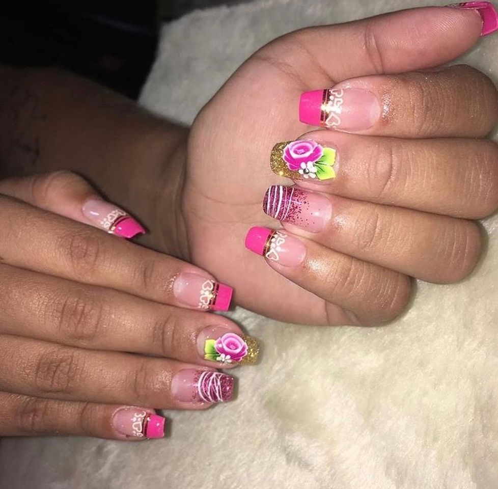 Social Nails