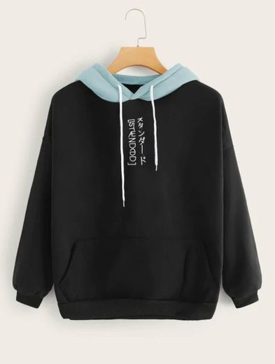 Suéter con letras japonesas