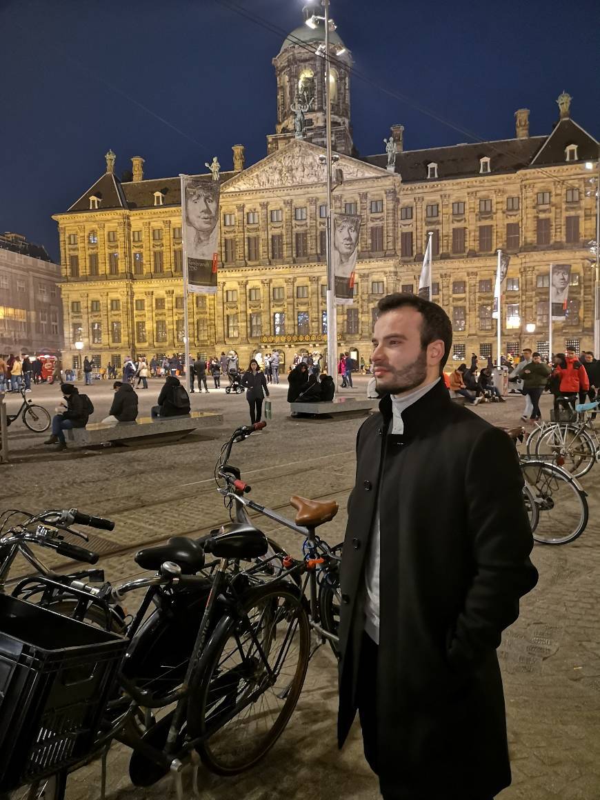 Lugar Dam Square