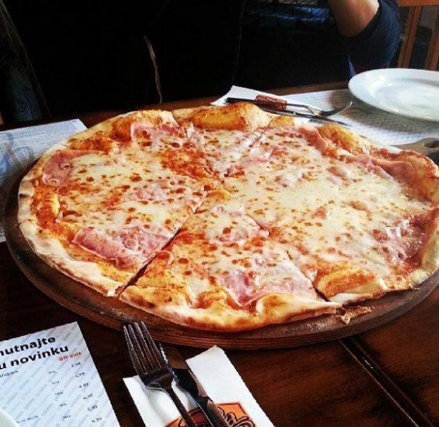 Restaurantes Pizza Mizza - Najväčšia pizza v meste