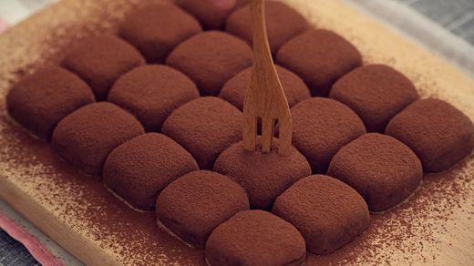 Condensed Milk Chocolate Truffles Easy Recipe [2 Ingredients ...