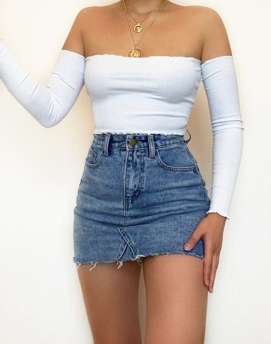 Saia Diniz e camisa branca