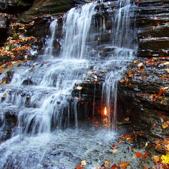 Lugares Eternal Flame Falls