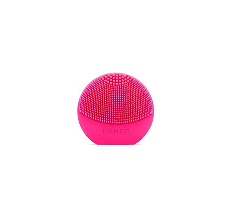 Product LUNA play plus de FOREO es el cepillo facial recargable de silicona