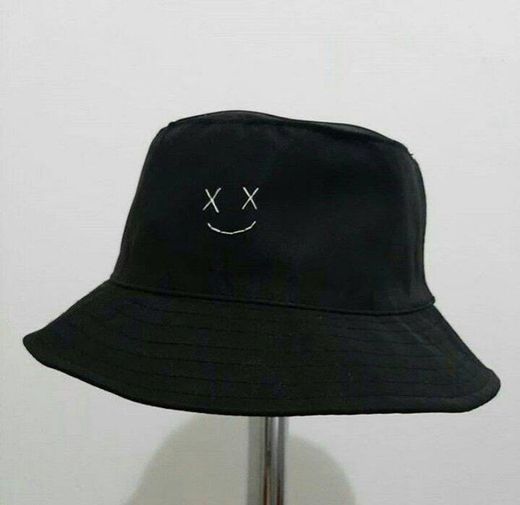 BUCKET HAT