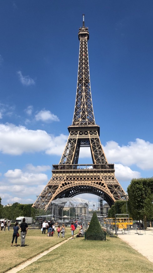 Place Torre Eiffel