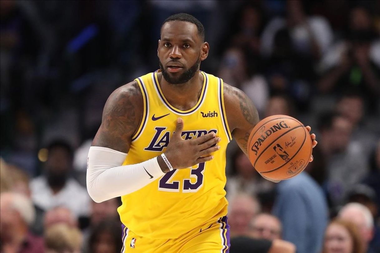 Moda Lebron James consigue hacer 30 triples-dobles a 30 equipos distintos