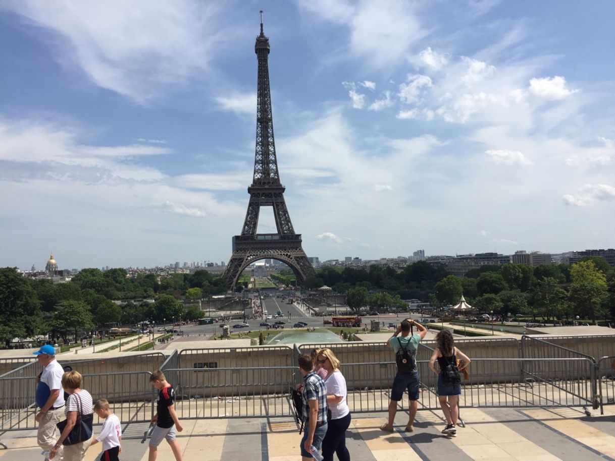 Place Torre Eiffel