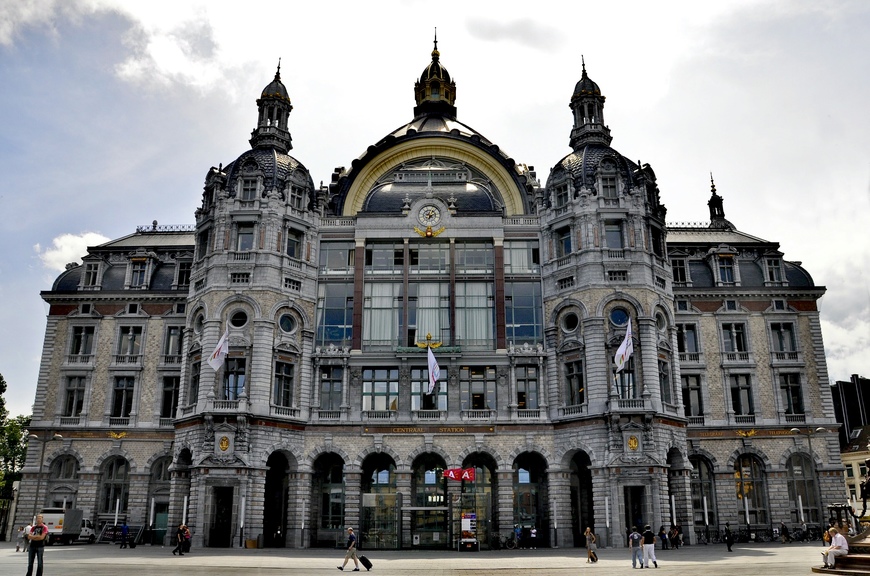 Place Gare Centrale